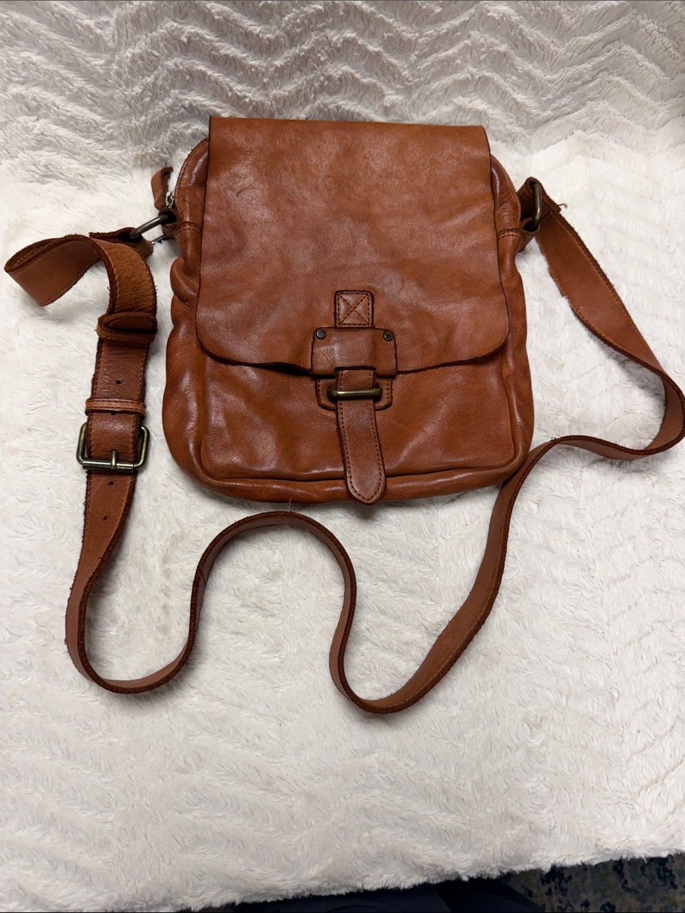 Harbour 2nd Cognac Rustic Cowhide Leather Crossbody Bag Messenger Brass Hardware